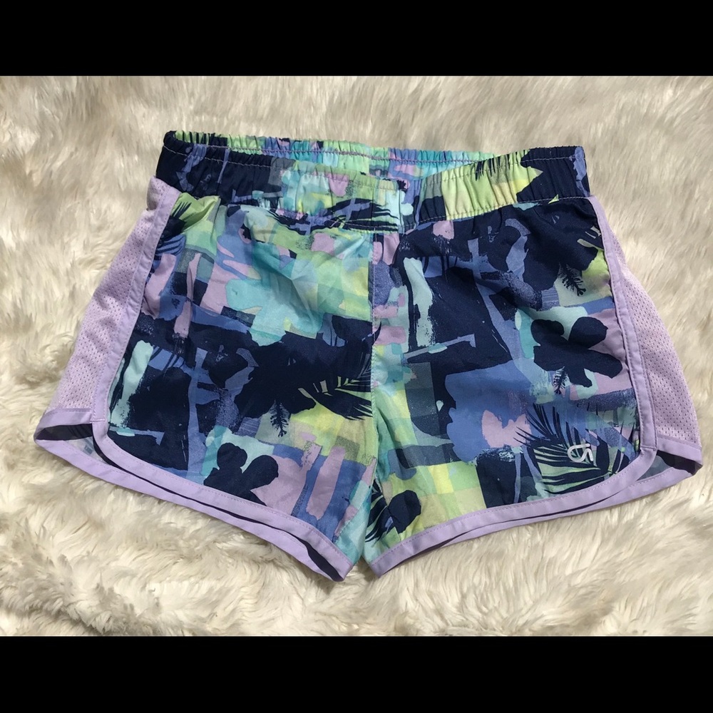 Patterned athletic shorts